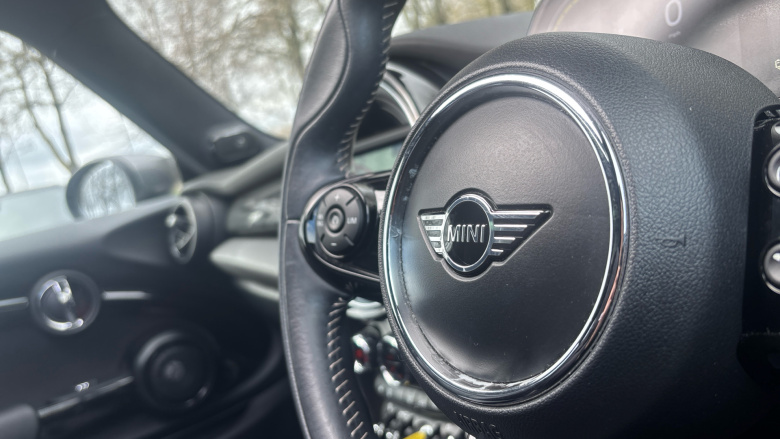 MINI Hatchback 135kW Cooper S Level 3 33kWh 3dr Auto Electric Hatchback